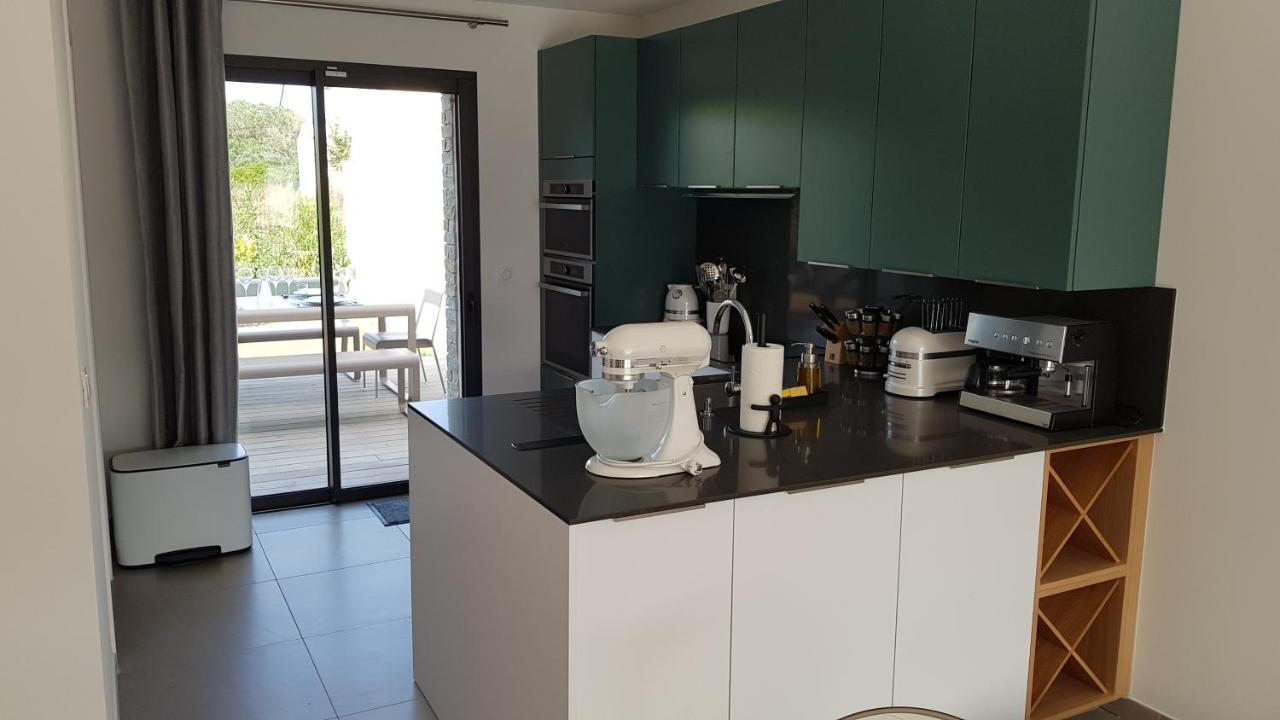 Villa Home Holiday A Cala Rossa Lecci Exterior photo