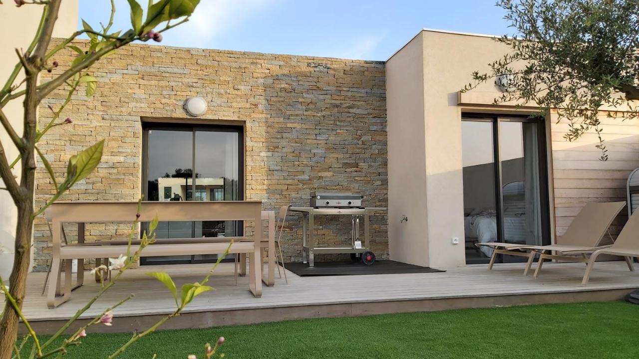 Villa Home Holiday A Cala Rossa Lecci Exterior photo