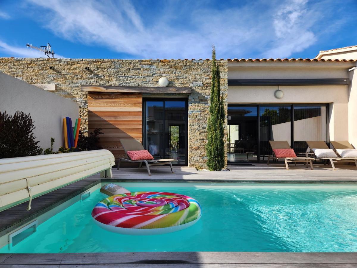 Villa Home Holiday A Cala Rossa Lecci Exterior photo