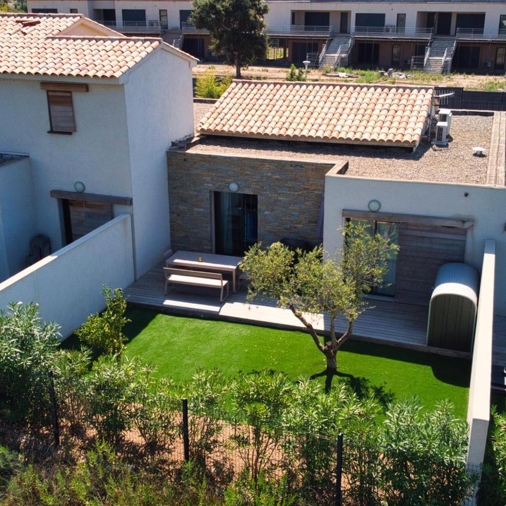 Villa Home Holiday A Cala Rossa Lecci Exterior photo